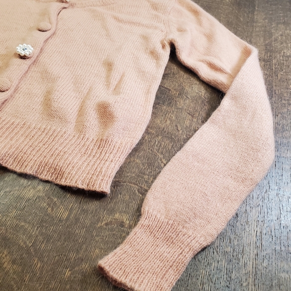 Earth, music & ecology cardigan sweet & soft peachy sweater & beaded buttons - Picture 3 of 6